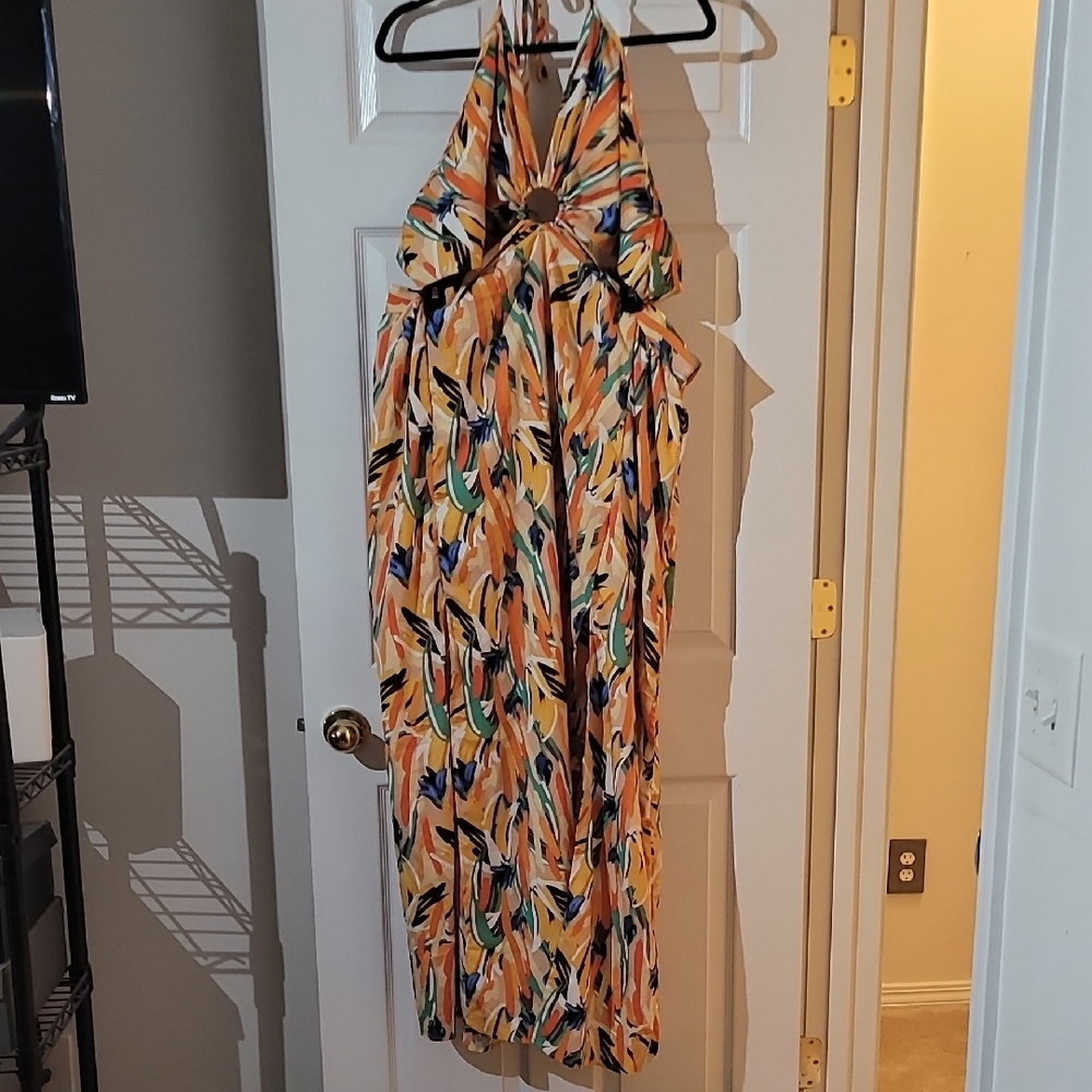 SHEIN Vibrant Backless Halter Dress
